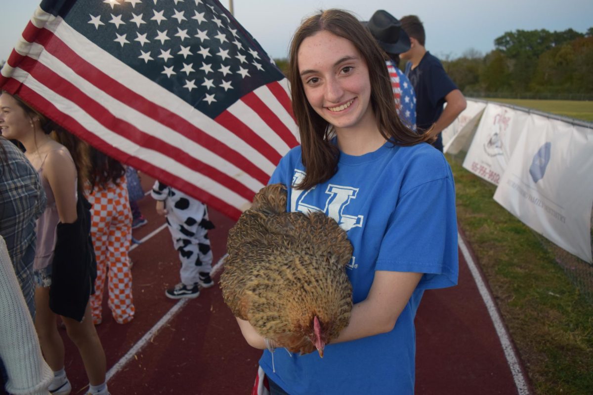 Ayden davis and her chicken-FFA