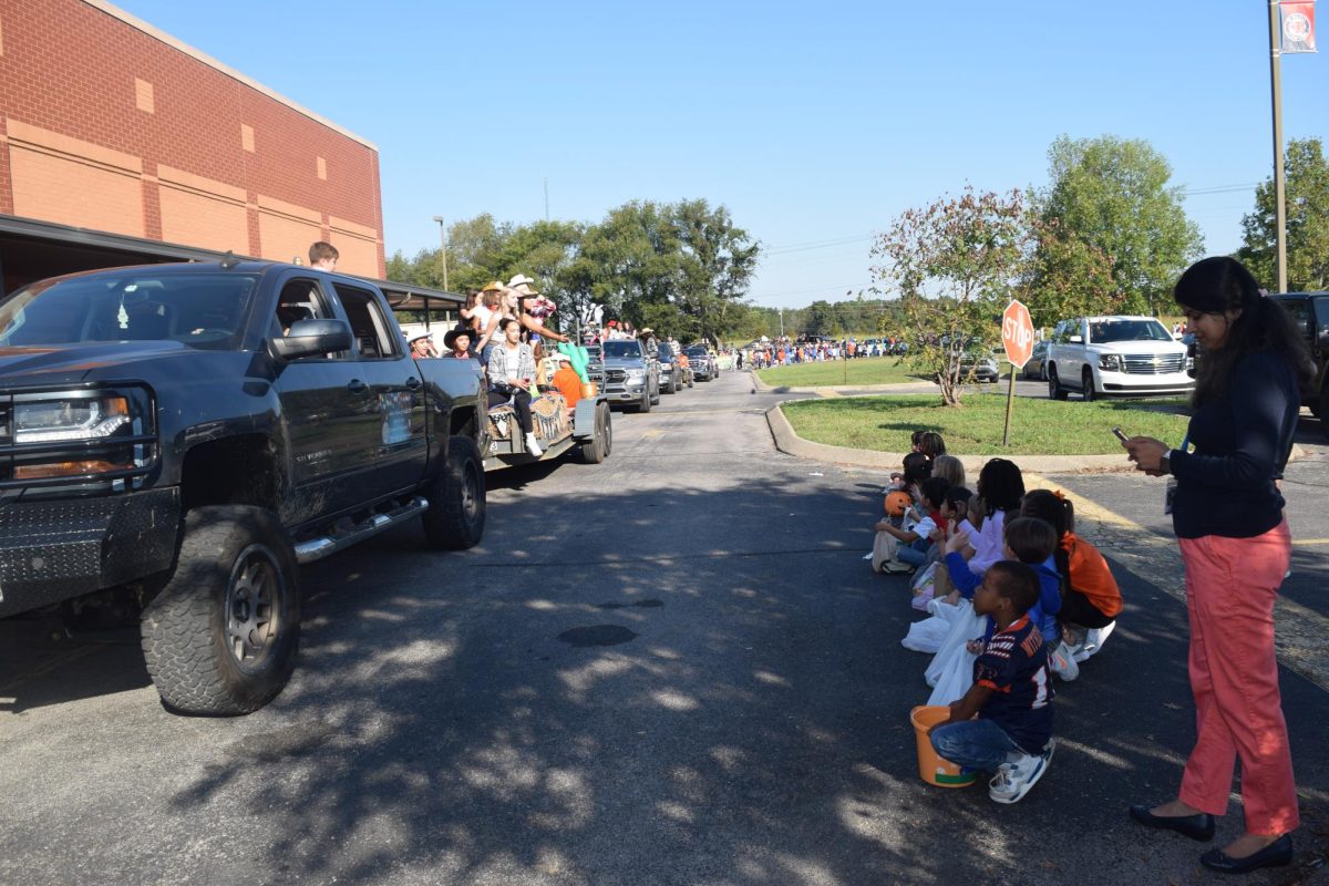 Blackman Elementary students and BHS Volleyball