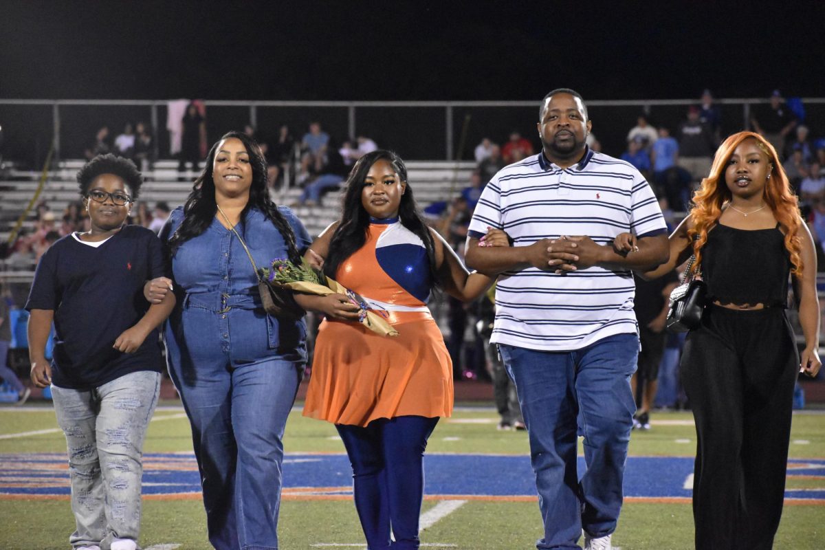 Senior Sydney ____ with family