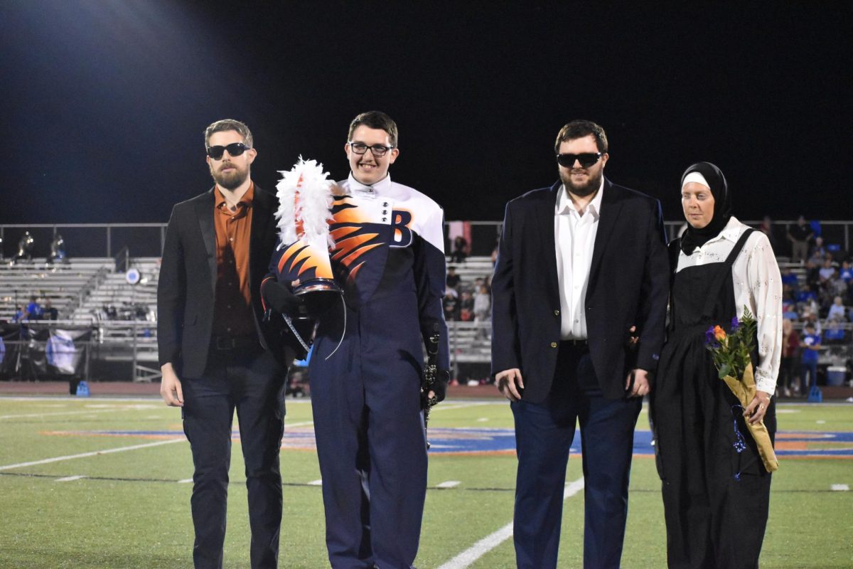 Senior Jamaal Hamdan with family