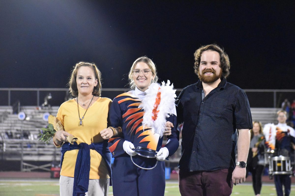 Senior Janie Whitaker with family 