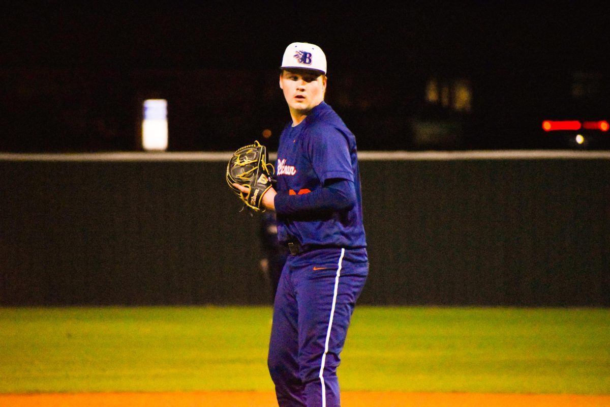 Mac Bolding pitching