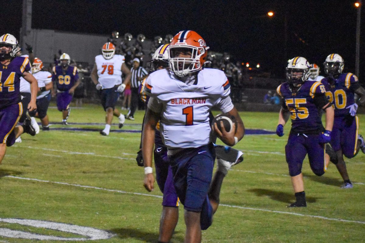 Senior Jaevion Elliot running
