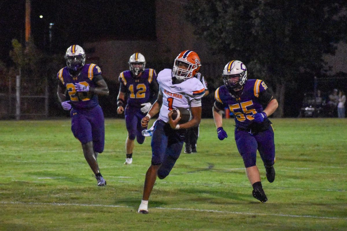 Senior Jaevion Elliot running 