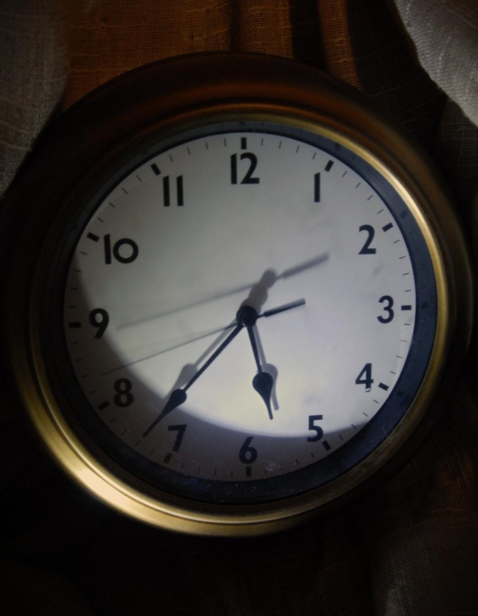 a clock with the wrong time, highlighting daylight saving times oddness