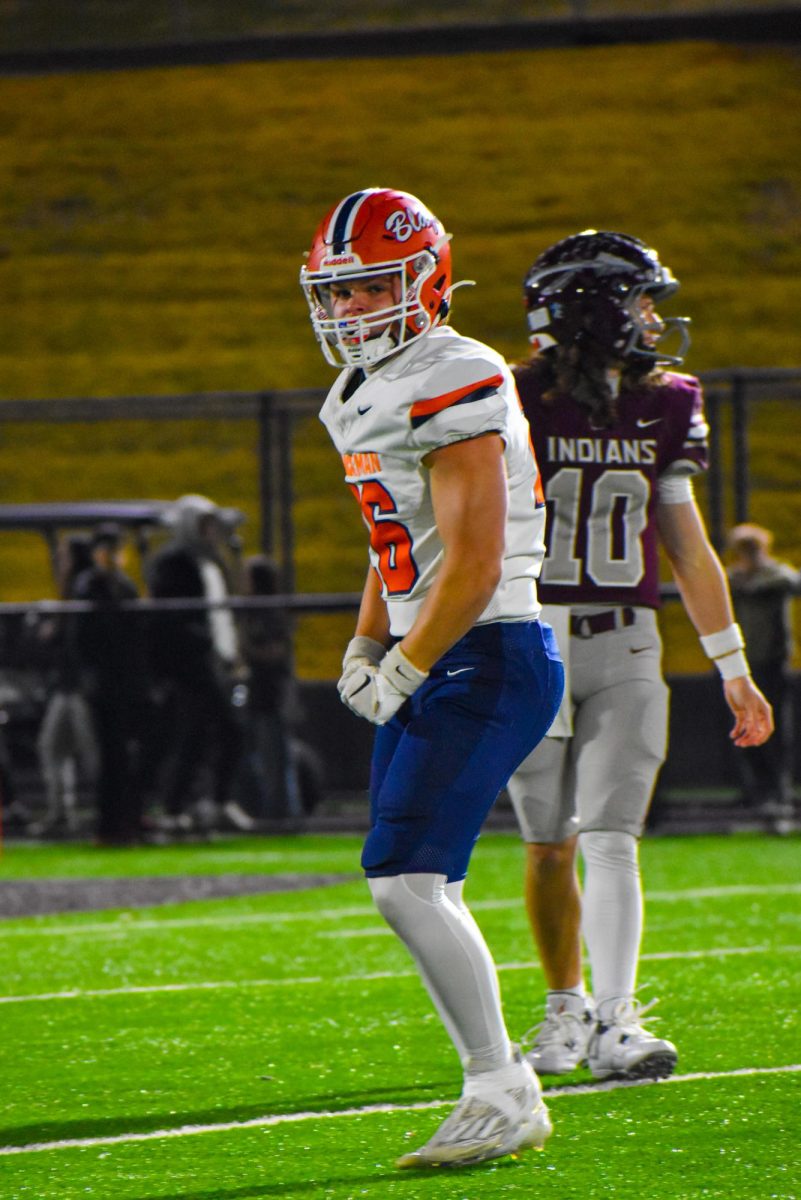 Jerison Daniel flexing